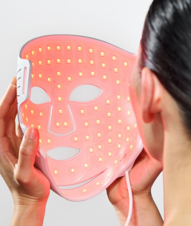 CURRENTBODY SKIN LEDフェイスマスク シリーズ２ LED Face Mask | Red Light Therapy Masks | CurrentBody Canada