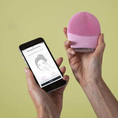 FOREO LUNA 3 Sonic Facial Cleanser and Anti-Ageing Massager